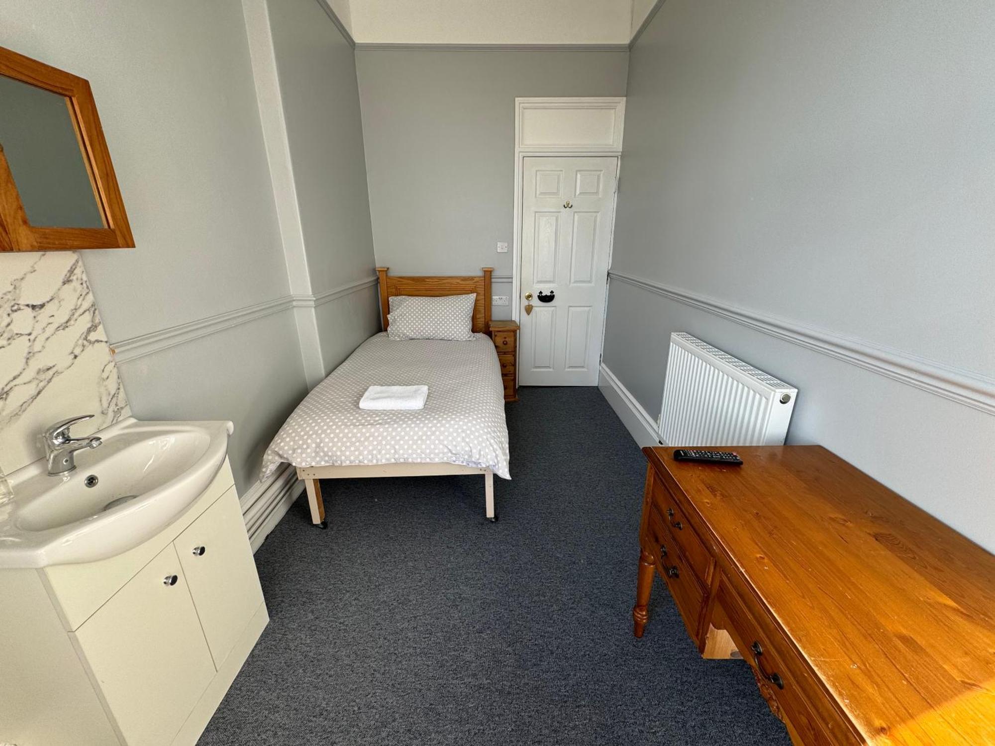 The Elms Guest House Bristol Filton Экстерьер фото