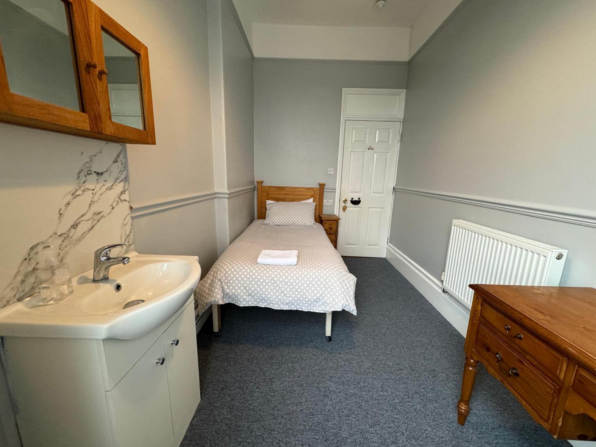 The Elms Guest House Bristol Filton Экстерьер фото