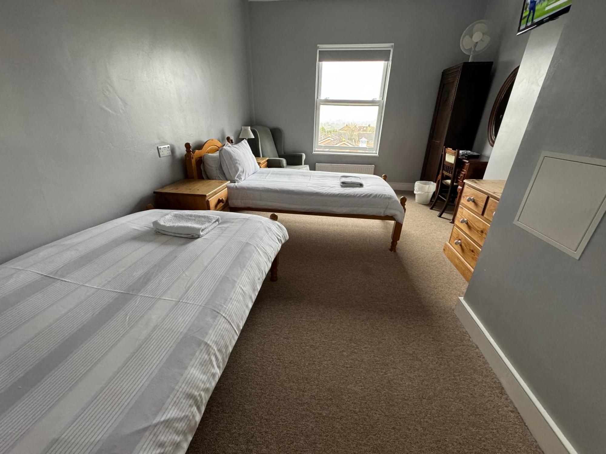 The Elms Guest House Bristol Filton Экстерьер фото